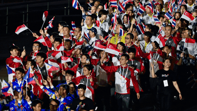 李帅与海港球迷同庆：尊敬的四星球迷，冠军是我们一起拿到的